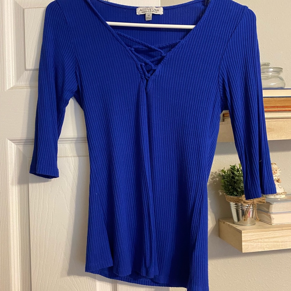 Fitted blue top